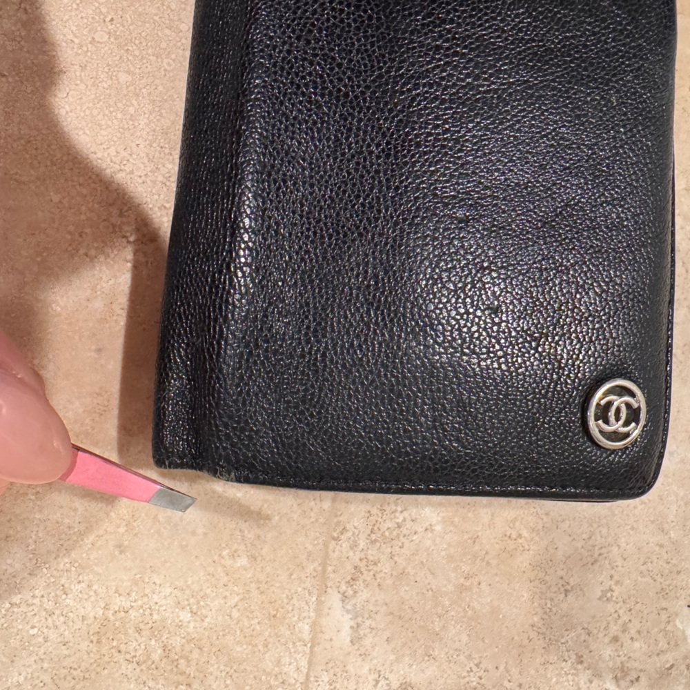CHANEL black caviar leather wallet - Picture 7 of 7